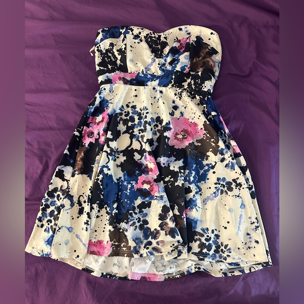 Elegant Strapless Floral Dress in Cream and Pink